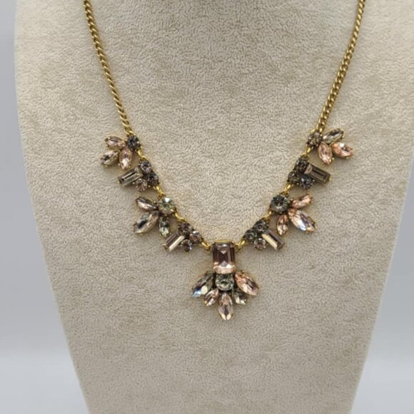 J Crew Gorgeous Pink Gray Crystal Gold Tone Statement Necklace NWT! NEW! - Picture 8 of 9